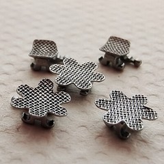 Dental Orthodontic Elastic Ligature Ties Bands for Braces & Flower Brackets