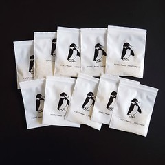 Dental 10 packs orthodontic elastic rubber bands Penguin 3.5 OZ,1/8″ 100pcs/pack