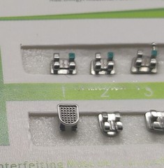 Dental orthodontic brackets – Mini straight wire brackets